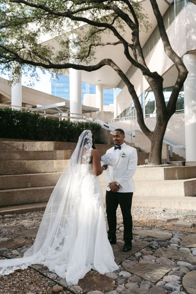 Intimate elopement ceremony in Irving Texas